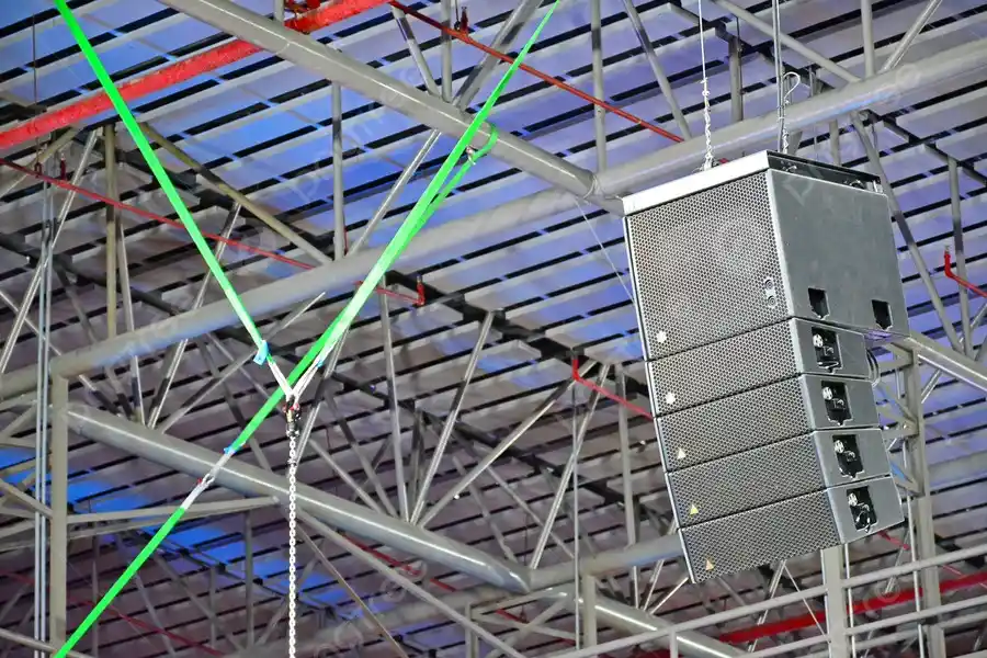 Cómo funciona el sistema LINE ARRAY en un evento tipo concierto profesional